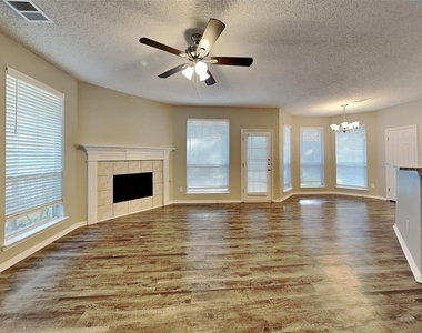 1716 Meyerwood Lane S - Photo Thumbnail 4