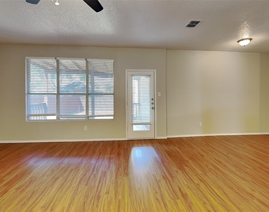 1790 Crosshaven Drive - Photo Thumbnail 3