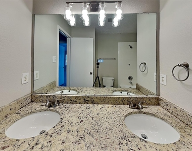 1790 Crosshaven Drive - Photo Thumbnail 16