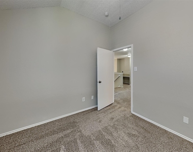 1790 Crosshaven Drive - Photo Thumbnail 14