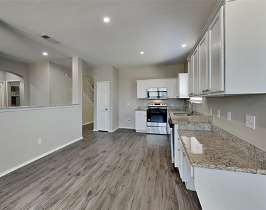 2617 Hilcroft Avenue - Photo Thumbnail 5