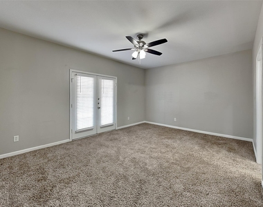 2617 Hilcroft Avenue - Photo Thumbnail 6