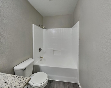 2617 Hilcroft Avenue - Photo Thumbnail 16