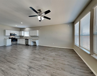 2617 Hilcroft Avenue - Photo Thumbnail 4