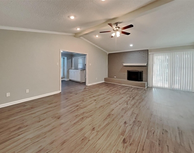4413 Denver Drive - Photo Thumbnail 1