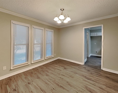 4413 Denver Drive - Photo Thumbnail 5