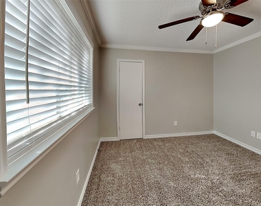 4413 Denver Drive - Photo Thumbnail 9