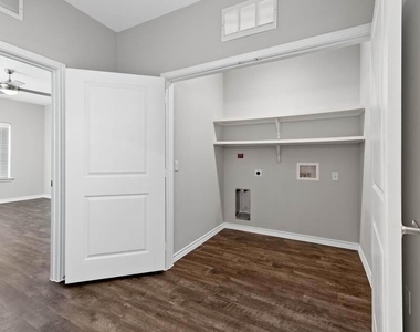 2551 N Guadalupe Street - Photo Thumbnail 10
