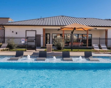 2551 N Guadalupe Street - Photo Thumbnail 19
