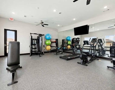 2551 N Guadalupe Street - Photo Thumbnail 16