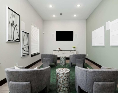 2551 N Guadalupe Street - Photo Thumbnail 12
