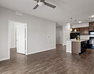 2551 N Guadalupe Street - Photo Thumbnail 5