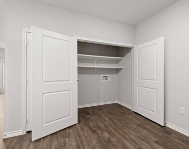 2551 N Guadalupe Street - Photo Thumbnail 6