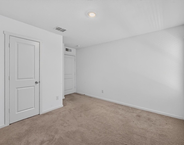 11033 Triple Crown Street - Photo Thumbnail 9
