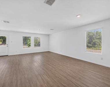 11033 Triple Crown Street - Photo Thumbnail 21