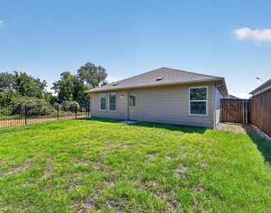 11033 Triple Crown Street - Photo Thumbnail 27