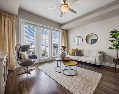 3201 Esperanza Crossing - Photo Thumbnail 12