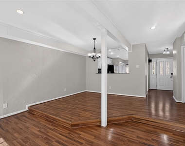 2606 Encina - Photo Thumbnail 16