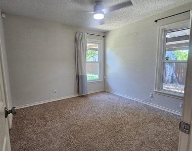 3115 Dahlia Drive - Photo Thumbnail 10