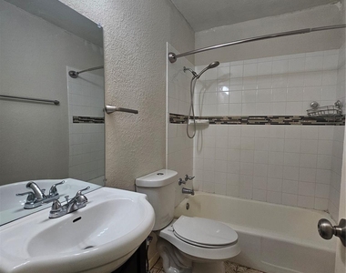 3115 Dahlia Drive - Photo Thumbnail 9