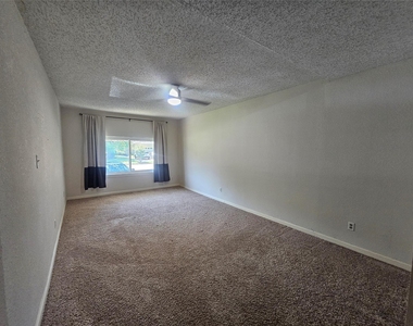 3115 Dahlia Drive - Photo Thumbnail 5