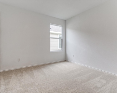 155 Sunflower Street - Photo Thumbnail 9