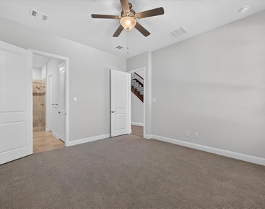 1381 Elaine Drive - Photo Thumbnail 7