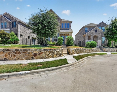 1381 Elaine Drive - Photo Thumbnail 1