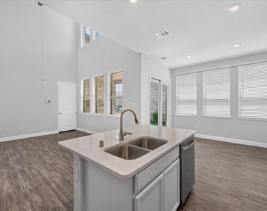 1381 Elaine Drive - Photo Thumbnail 21