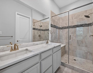 1381 Elaine Drive - Photo Thumbnail 6