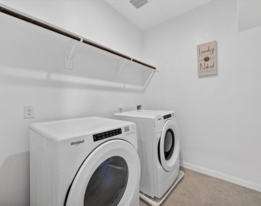 1381 Elaine Drive - Photo Thumbnail 14