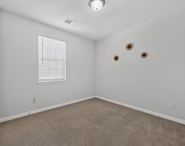 1381 Elaine Drive - Photo Thumbnail 11