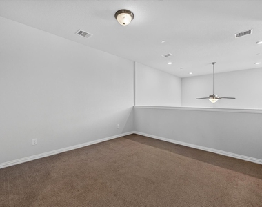 1381 Elaine Drive - Photo Thumbnail 10