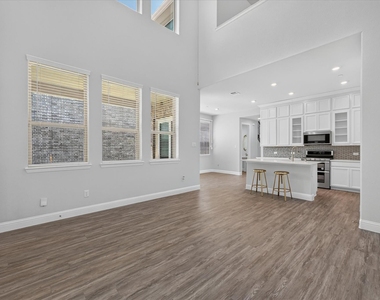 1381 Elaine Drive - Photo Thumbnail 16