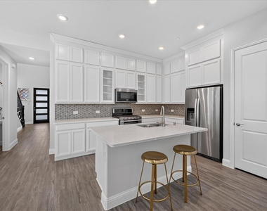 1381 Elaine Drive - Photo Thumbnail 18