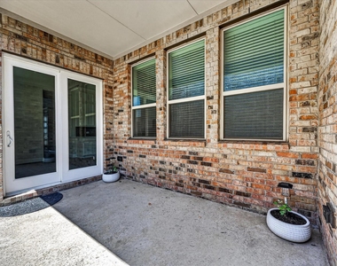 1381 Elaine Drive - Photo Thumbnail 26