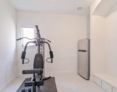 7721 Shackelford Drive - Photo Thumbnail 19