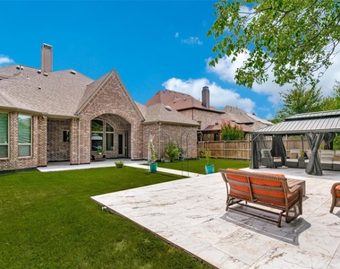 7721 Shackelford Drive - Photo Thumbnail 22
