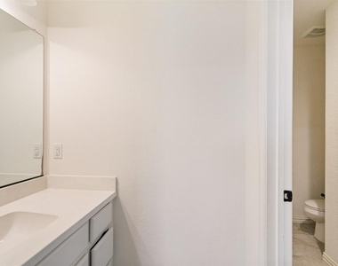 7721 Shackelford Drive - Photo Thumbnail 13