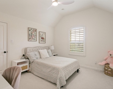 7721 Shackelford Drive - Photo Thumbnail 12