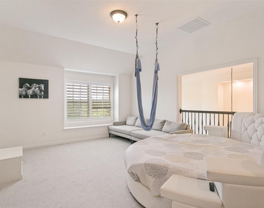 7721 Shackelford Drive - Photo Thumbnail 18