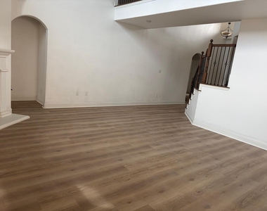 3612 Bright Star Way - Photo Thumbnail 18