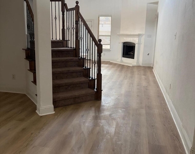 3612 Bright Star Way - Photo Thumbnail 10