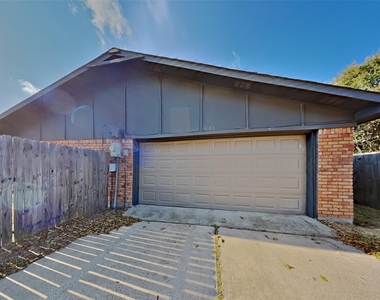 941 Whitehall Drive - Photo Thumbnail 15