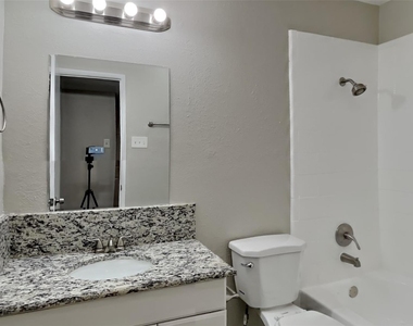 941 Whitehall Drive - Photo Thumbnail 13