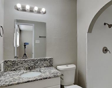 941 Whitehall Drive - Photo Thumbnail 8