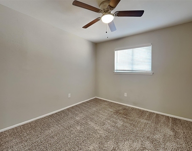 3001 Mark Drive - Photo Thumbnail 15