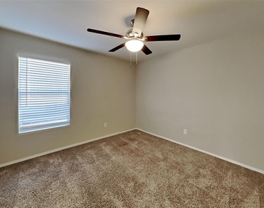 4941 Water Ridge Lane - Photo Thumbnail 14