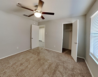 4941 Water Ridge Lane - Photo Thumbnail 10