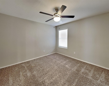 4941 Water Ridge Lane - Photo Thumbnail 12